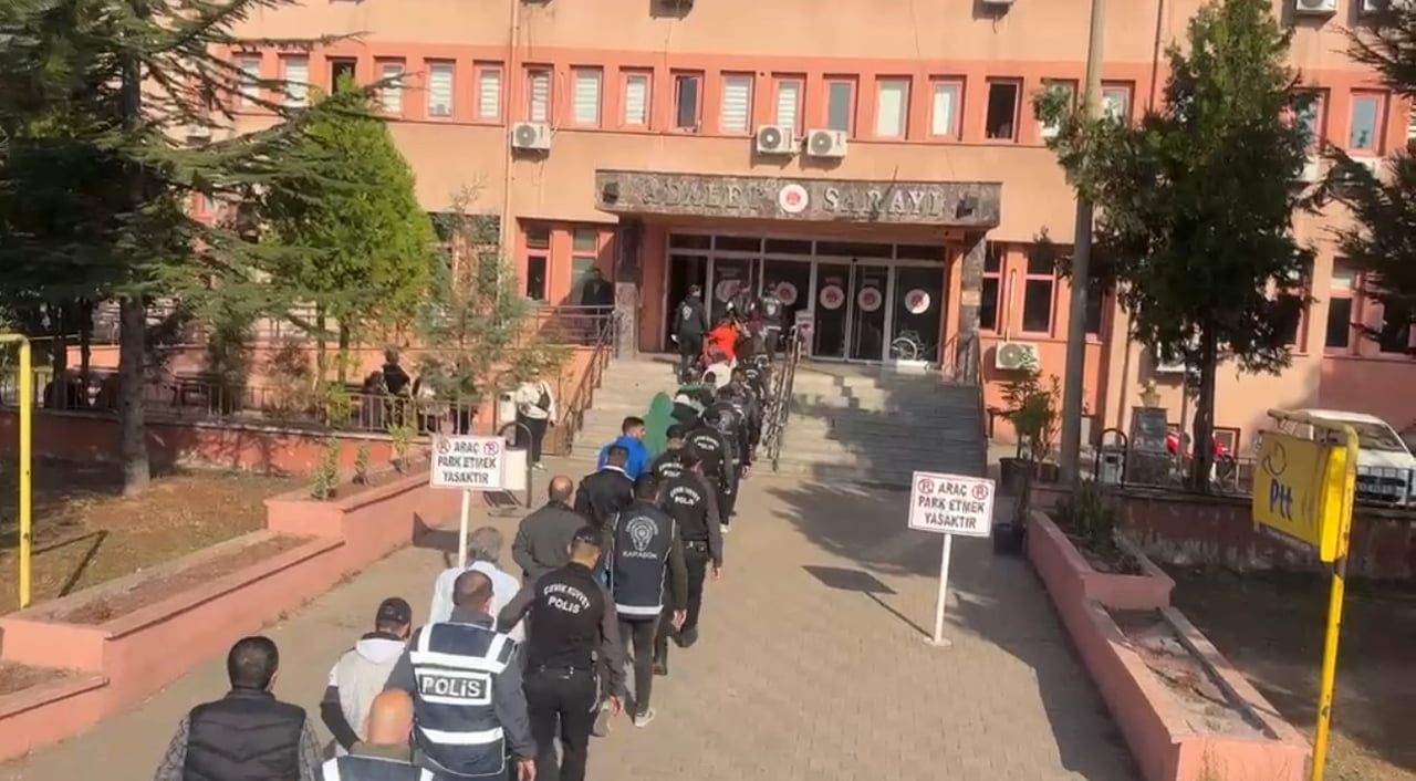 KARABÜK MERKEZLİ YÜRÜTÜLEN SİBER SUÇ SORUŞTURMASI KAPSAMINDA 15 İLDE DÜZENLENEN EŞ ZAMANLI...