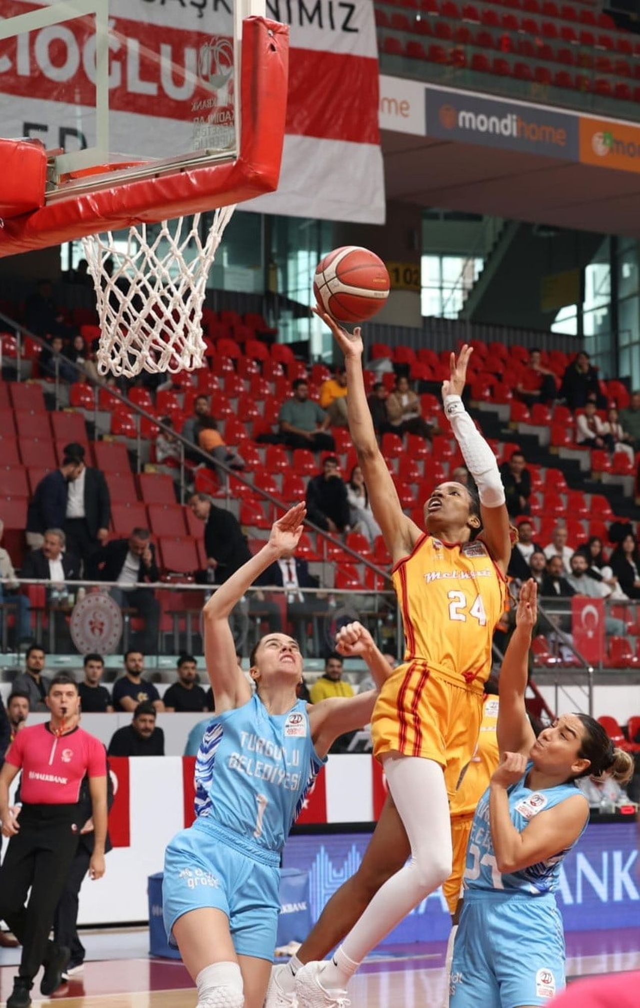 MELİKGAZİ KAYSERİ BASKETBOL EVİNDE KAZANDIĞI TURGUTLU BELEDİYESPOR MAÇINDA, 2 OYUNCU ÇİFT HANELİ...