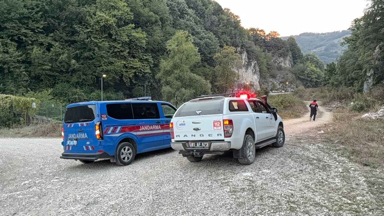 HASANLAR BARAJI YAKINLARINDA 3 ÇOCUĞUN SUYA GİRDİKTEN SONRA KAYBOLDUĞU YÖNÜNDEKİ İHBAR, EKİPLERİ...
