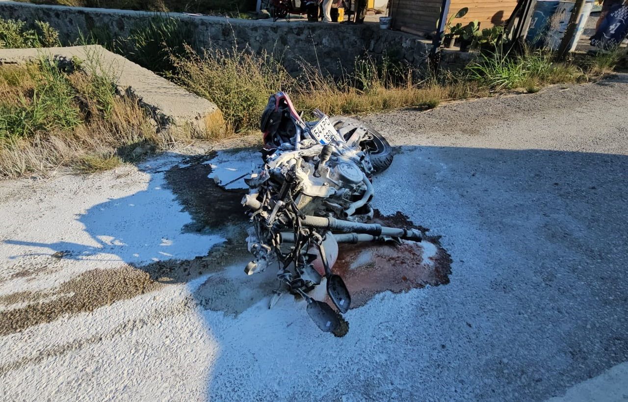 SAKARYA'NIN SAPANCA İLÇESİNDE OTOMOBİL İLE MOTOSİKLETİN ÇARPIŞTIĞI TRAFİK KAZASINDA 1'İ AĞIR 2...