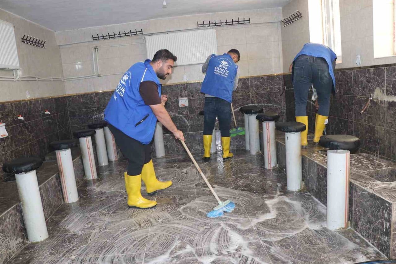 MUŞ’UN KORKUT İLÇESİNDE BİR ARAYA GELEN GÖNÜLLÜ GENÇLER, CAMİLER VE DİN GÖREVLİLERİ HAFTASI...