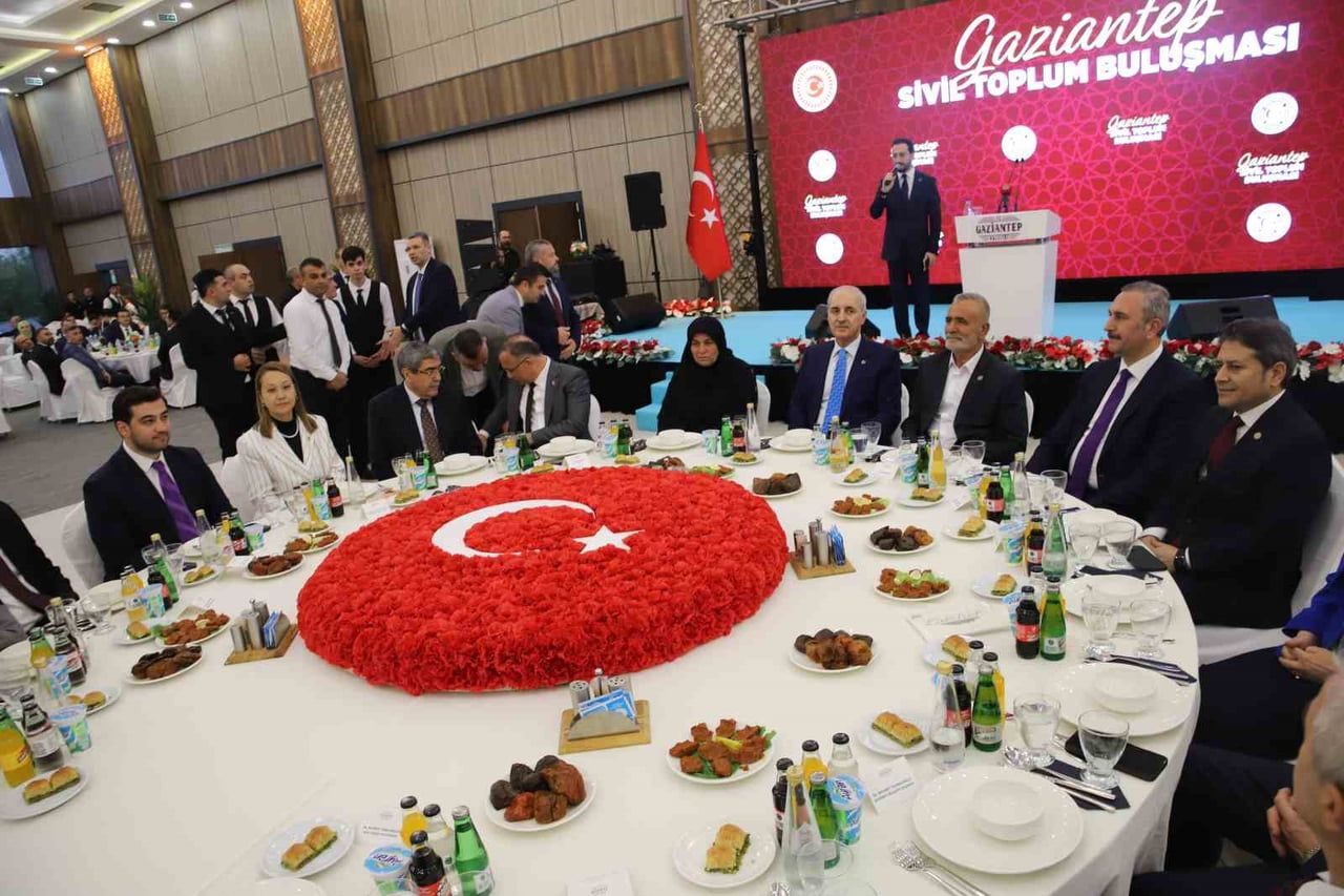 TBMM BAŞKANI NUMAN KURTULMUŞ SİVİL TOPLUM BULUŞMASINA KATILDI
