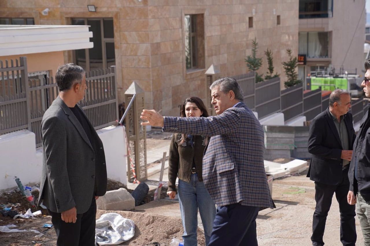 ŞIRNAK BELEDİYE BAŞKANI MEHMET YARKA, SABAH MESAİSİNE KENT MERKEZİNDE DEVAM EDEN BELEDİYE...