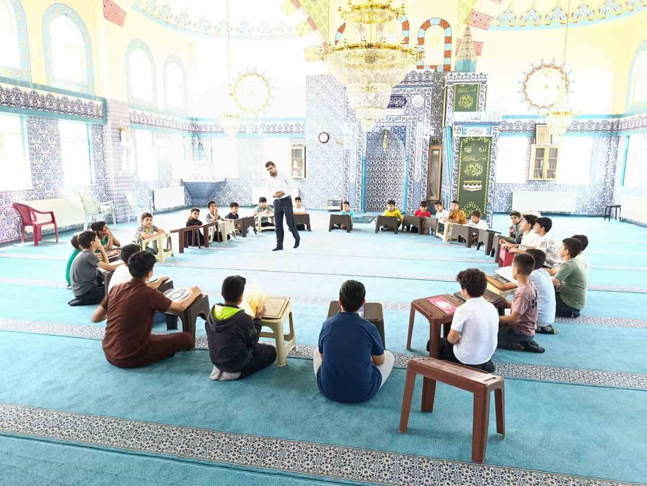 VAN’IN EDREMİT ŞEHİTLİK CAMİİ YAZ KUR'AN KURSU ÖĞRENCİLERİNE YÖNELİK BAĞIMLILIKLA MÜCADELE...