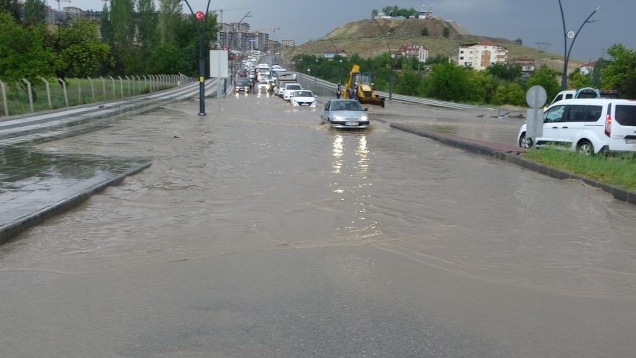 MALATYA’DA KUVVETLİ YAĞIŞ UYARISI