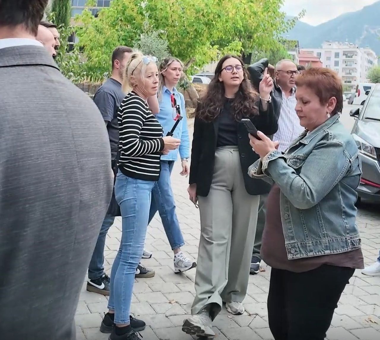 YENİ PARTİ PAMUKKALE İLÇE BAŞKANLIĞI’NIN, YAKLAŞIK 120 GÜNDÜR EV HAPSİNDE BULUNAN AHMET GÜMÜŞ’LE...