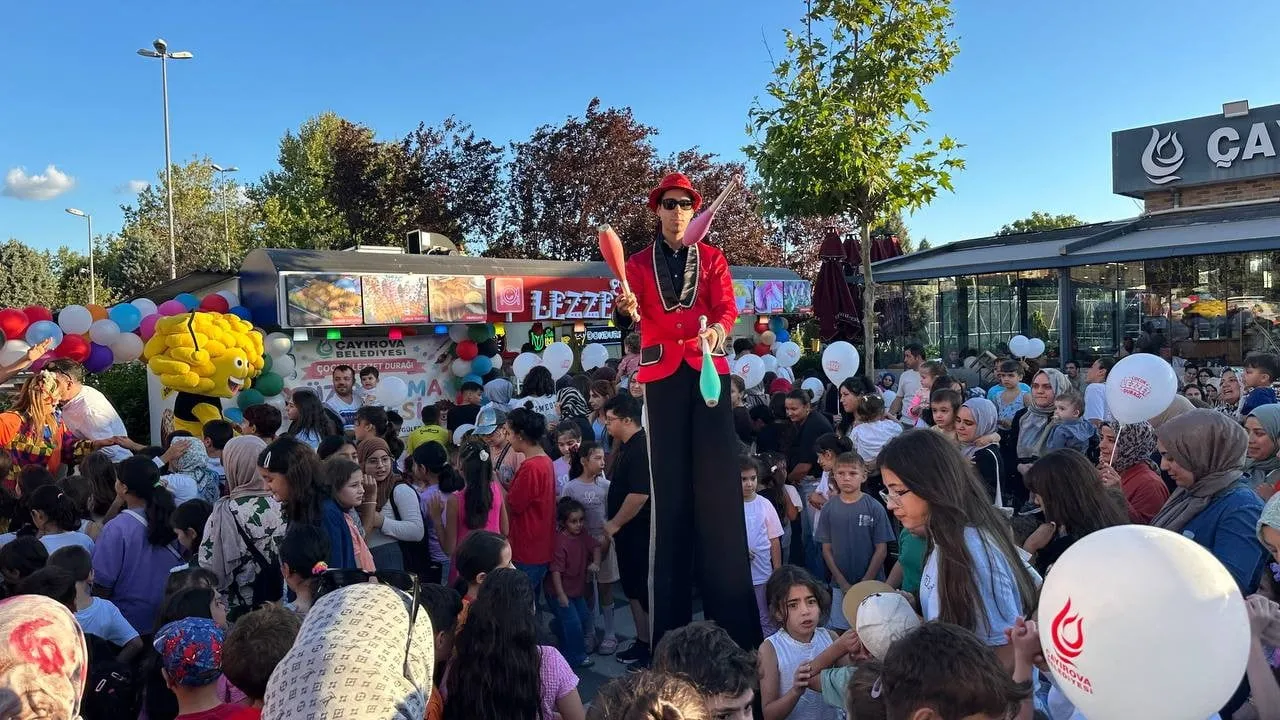 ÇAYIROVA’DA ÇOCUKLAR, YAZ TATİLİNİN SON GÜNLERİNDE DÜZENLENEN EĞLENCEDE BİR ARAYA...