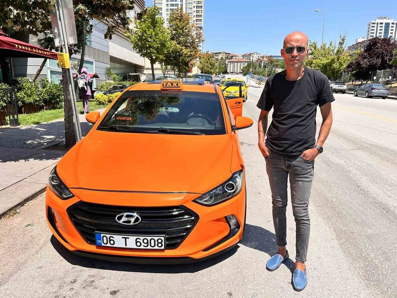 ANKARA’DA TAKSİCİLİK YAPAN ADEM KAYA