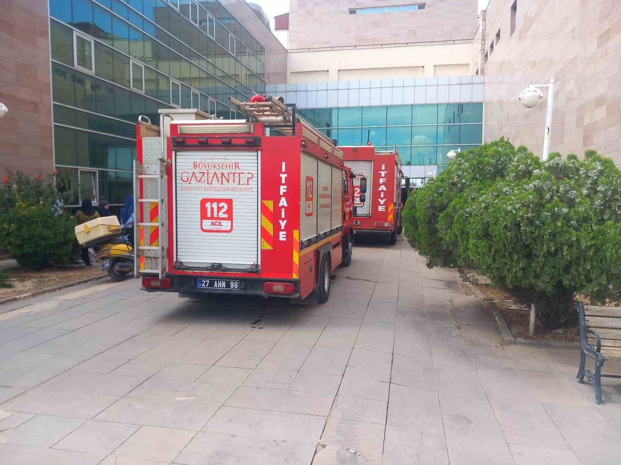 GAZİANTEP İSLAHİYE DEVLET HASTANESİ'NİN BODRUM KATINDA BULUNAN ELEKTRİK ODASINDA YANGIN ÇIKTI....