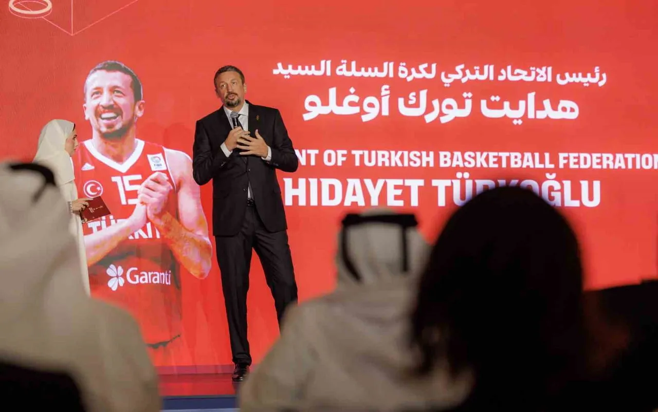 TÜRKİYE BASKETBOL FEDERASYONU (TBF) BAŞKANI HİDAYET TÜRKOĞLU, FIBA 2027 BASKETBOL DÜNYA KUPASI'NA...