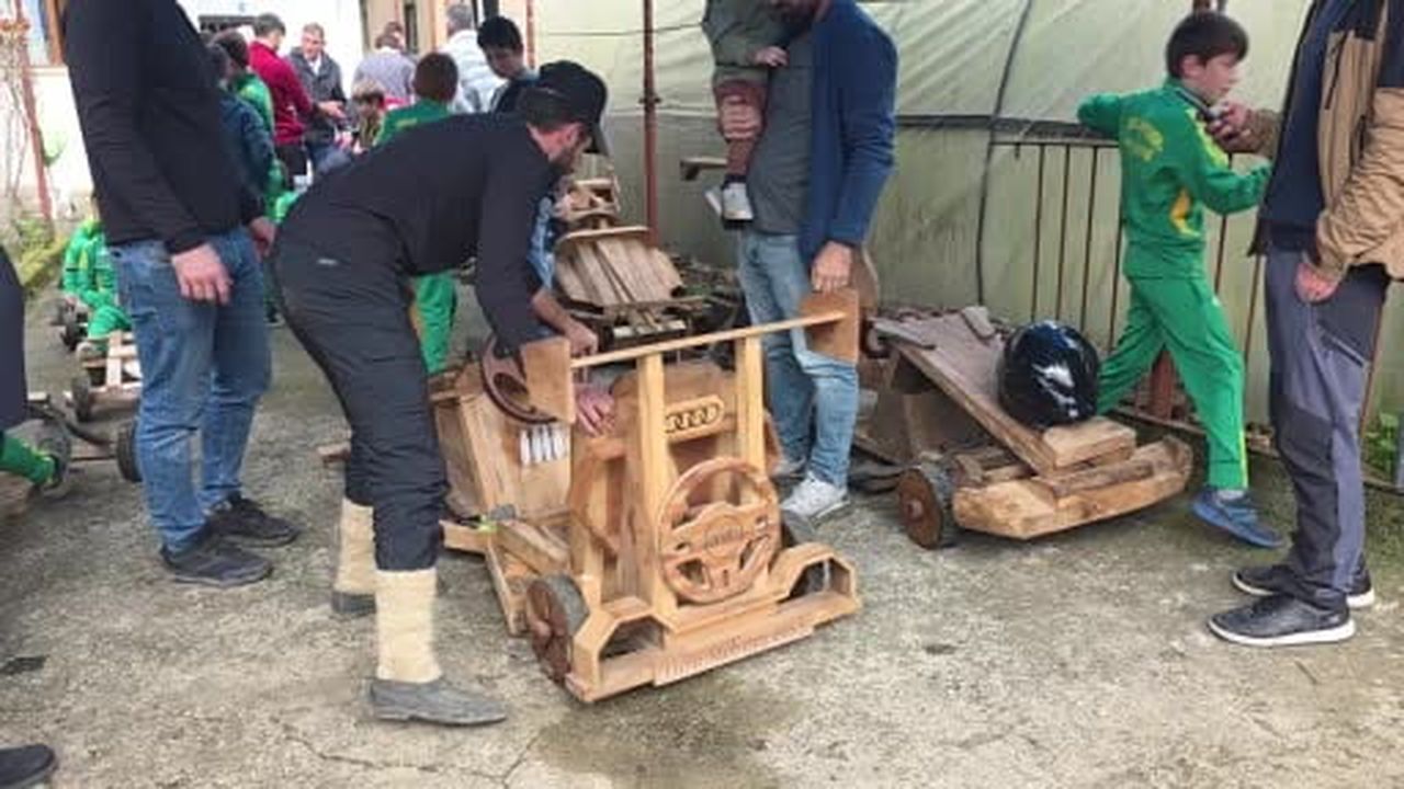 Rize'de tahta arabalar nefes kesti