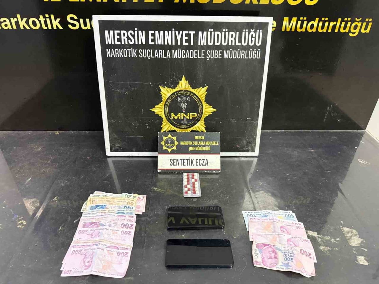 MERSİN’DE POLİS EKİPLERİNCE DÜZENLENEN UYUŞTURUCU OPERASYONLARINDA, ARALARINDA UYUŞTURUCU SATICISI...