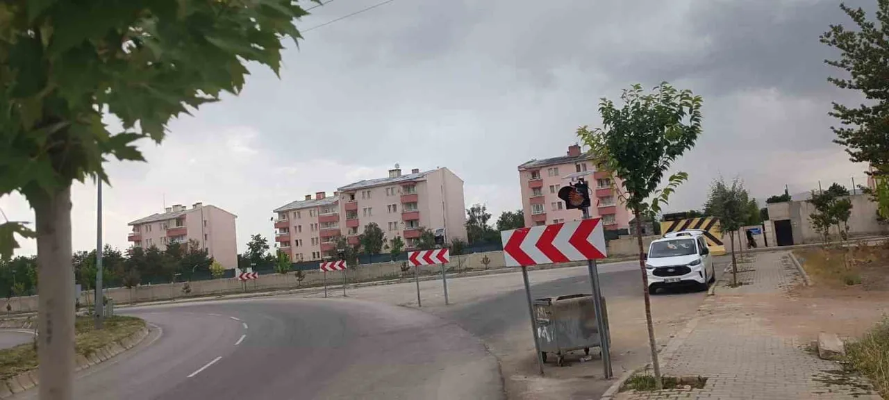 PATNOS’TA TRAFİK GÜVENLİĞİ İÇİN KAVŞAKLARDA TEDBİRLER ARTIRILIYOR