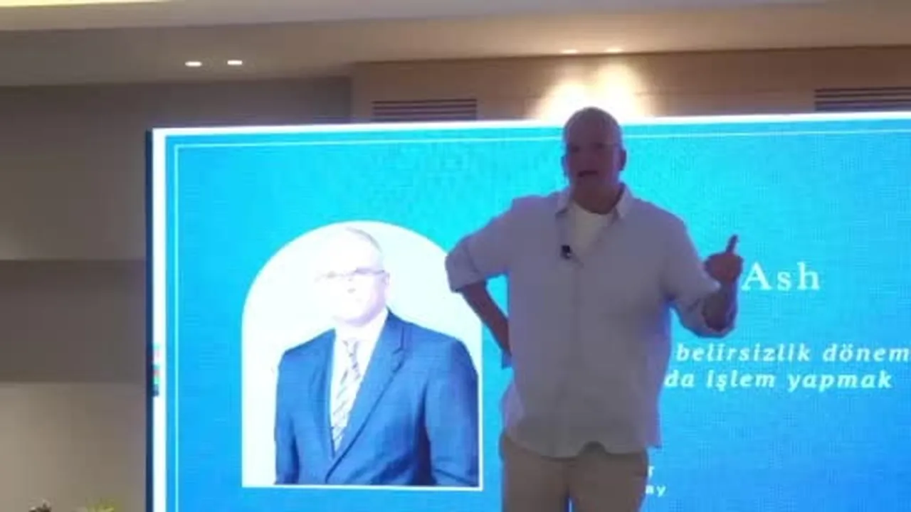 İngiliz ekonomist Timothy Ash hakkında, Bodrum’da iş dünyasının katıldığı finans toplantısında...