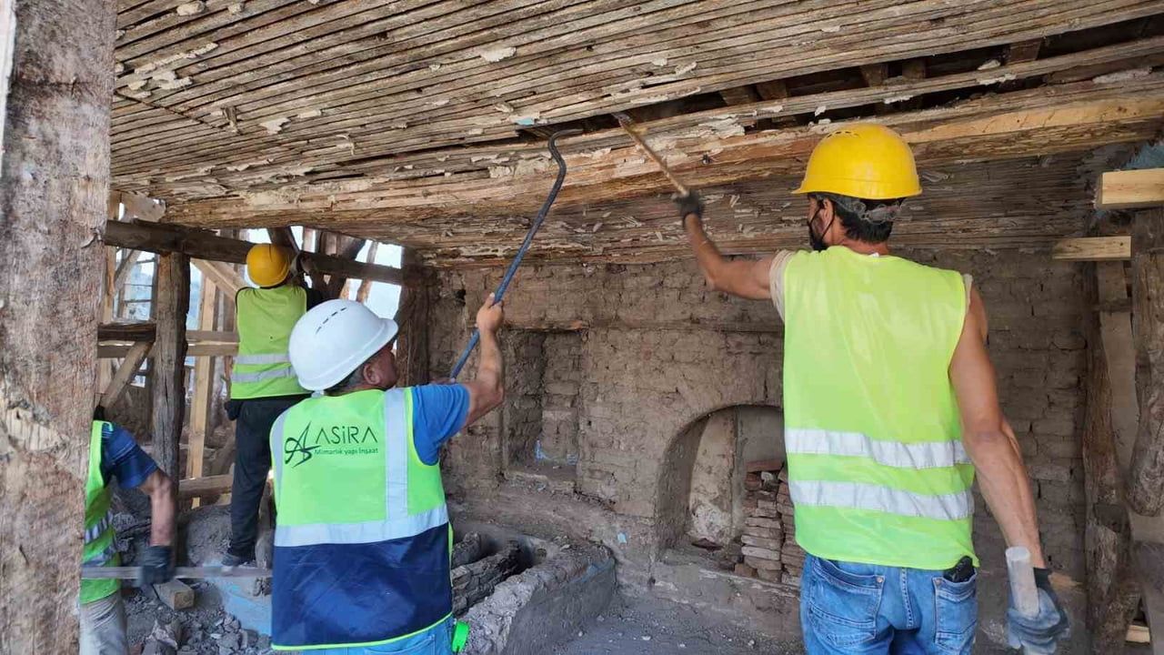 MERKEZEFENDİ BELEDİYESİ, DENİZLİ’NİN ÖNEMLİ KÜLTÜREL MİRASLARINDAN BİRİ OLAN ŞERBETÇİOĞLU...
