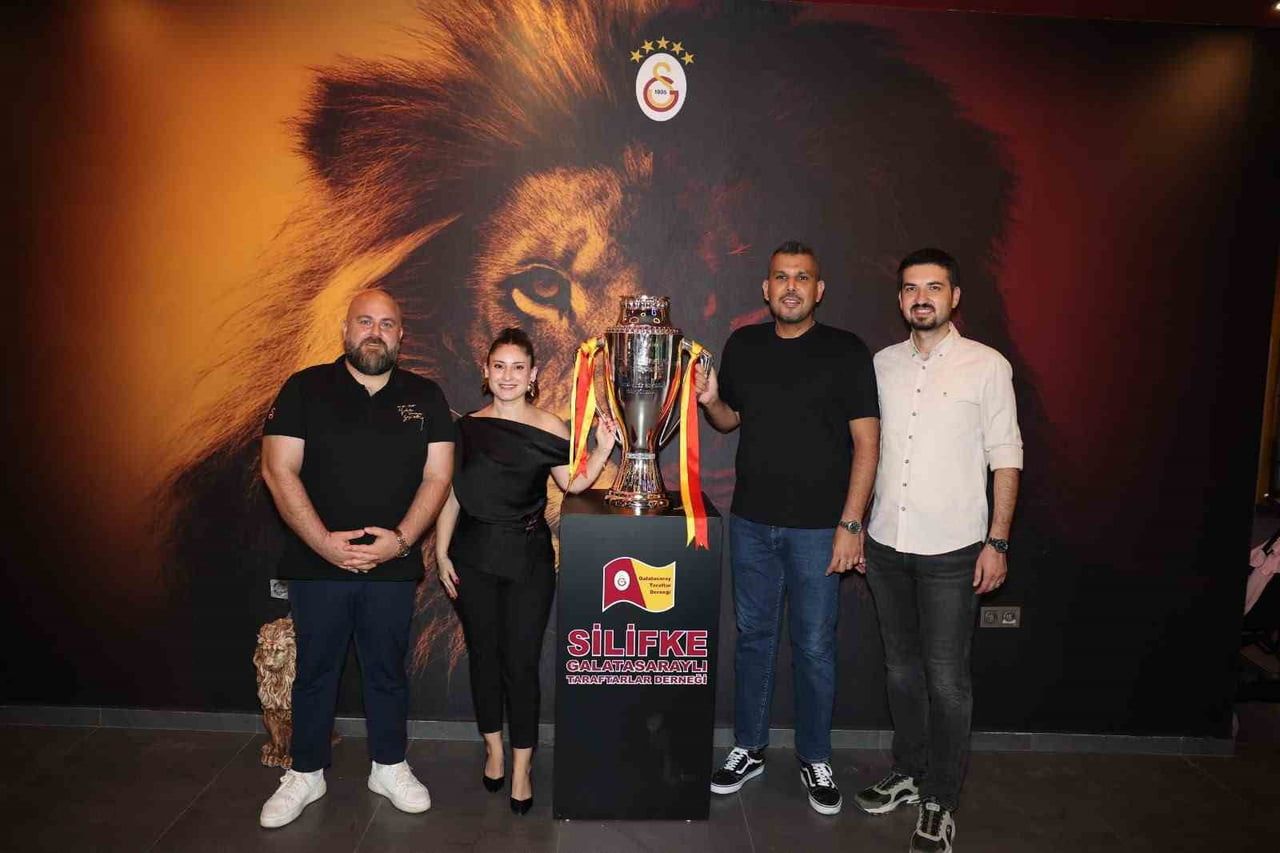 GALATASARAY'IN KAZANDIĞI ŞAMPİYONLUK KUPASI, SİLİFKE GALATASARAYLI TARAFTARLAR DERNEĞİ'NİN...