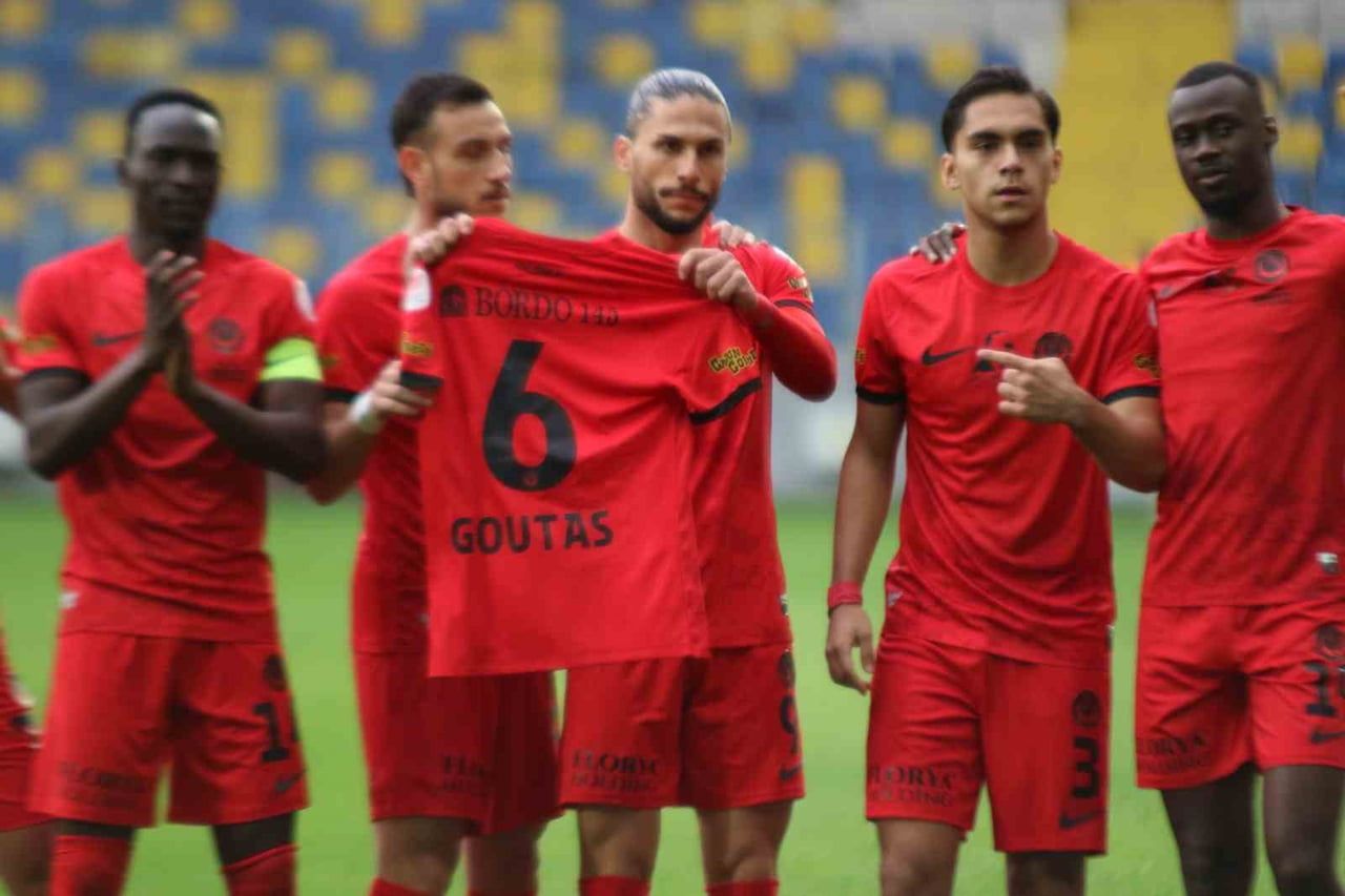 GENÇLERBİRLİĞİ’NİN KARAKÖPRÜ BELEDİYESPOR’U AĞIRLADIĞI MAÇTA PEDRO MENDES, GOL SEVİNCİNDE...
