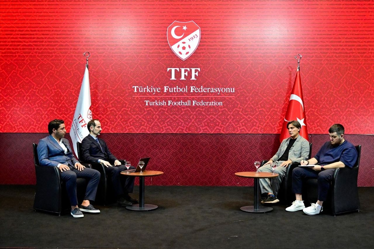 A Milli Futbol Takımı Teknik Direktörü Vincenzo Montella, Dünya Kupası elemeleri öncesinde Riva...