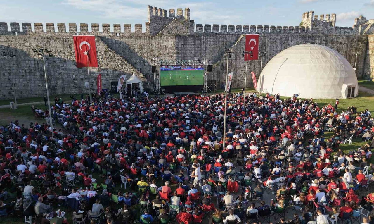 A MİLLİ FUTBOL TAKIMI'NIN 2026 DÜNYA KUPASI D GRUBUNDA PARAGUAY İLE KARŞI KARŞIYA GELDİĞİ MAÇI...