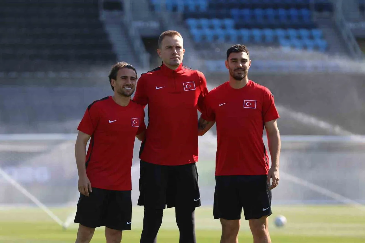 A MİLLİ FUTBOL TAKIMI'NIN BAŞARILI FUTBOLCUSU KAAN AYHAN, KALİTELİ BİR TAKIMA SAHİP OLDUKLARINI VE...