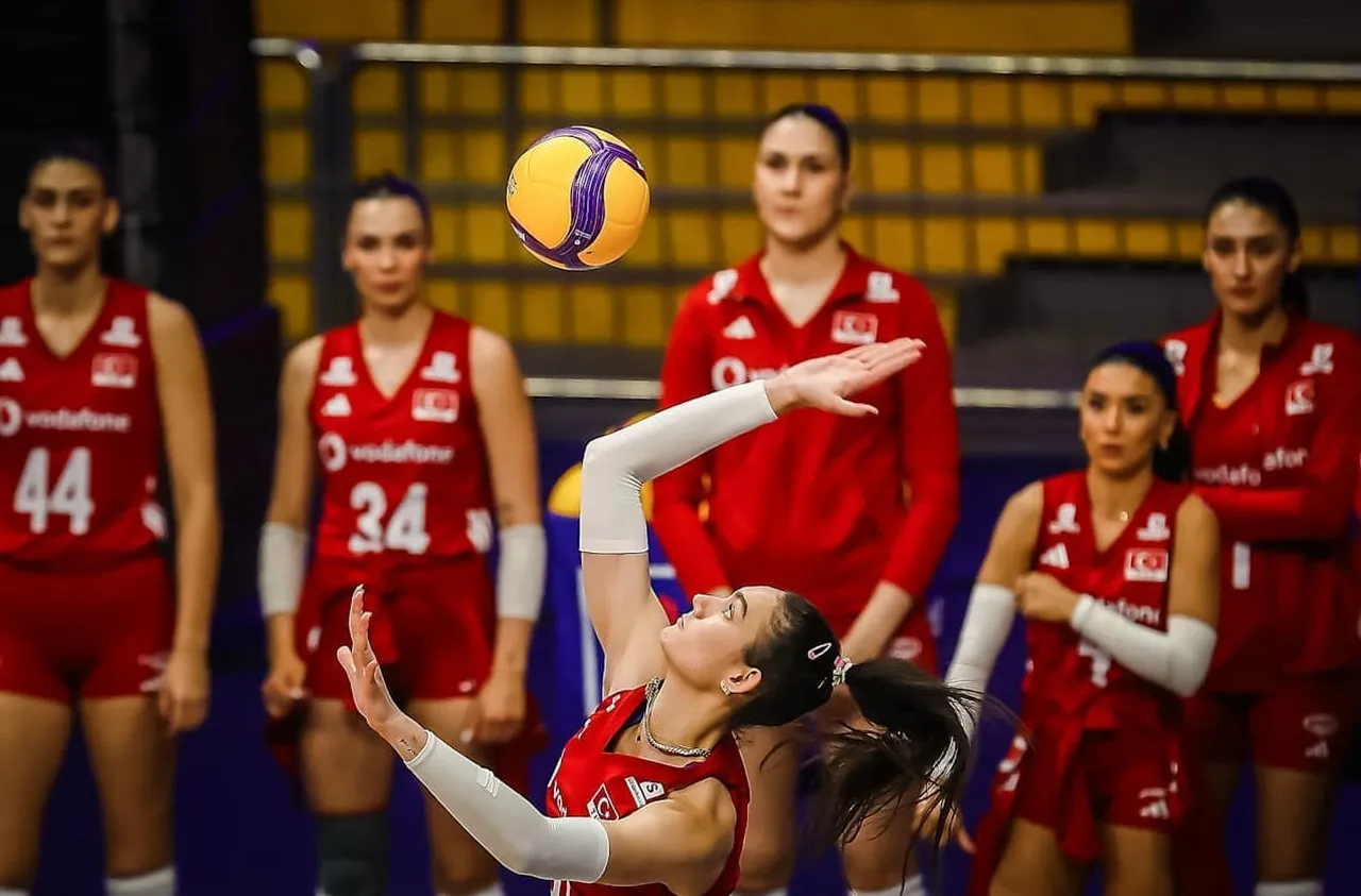 A MİLLİ KADIN VOLEYBOL TAKIMI, 2026 VOLEYBOL MİLLETLER LİGİ'NİN (VNL) İKİNCİ HAFTASINDA 17-21...