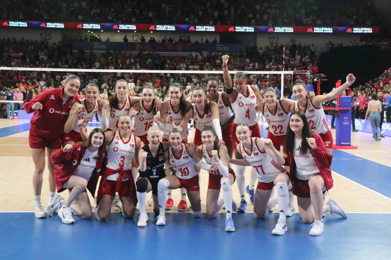 A MİLLİ KADIN VOLEYBOL TAKIMI'NIN, 2026 VOLEYBOL MİLLETLER LİGİ (VNL) 3. HAFTA MAÇLARININ KADROSU...