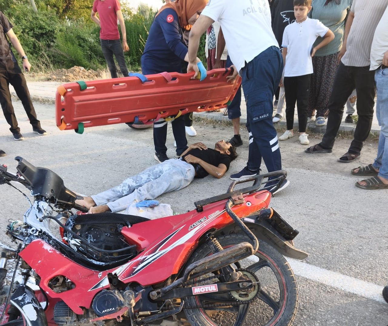 FORKLİFTE ÇARPAN MOTOSİKLET SÜRÜCÜSÜ YARALANDI