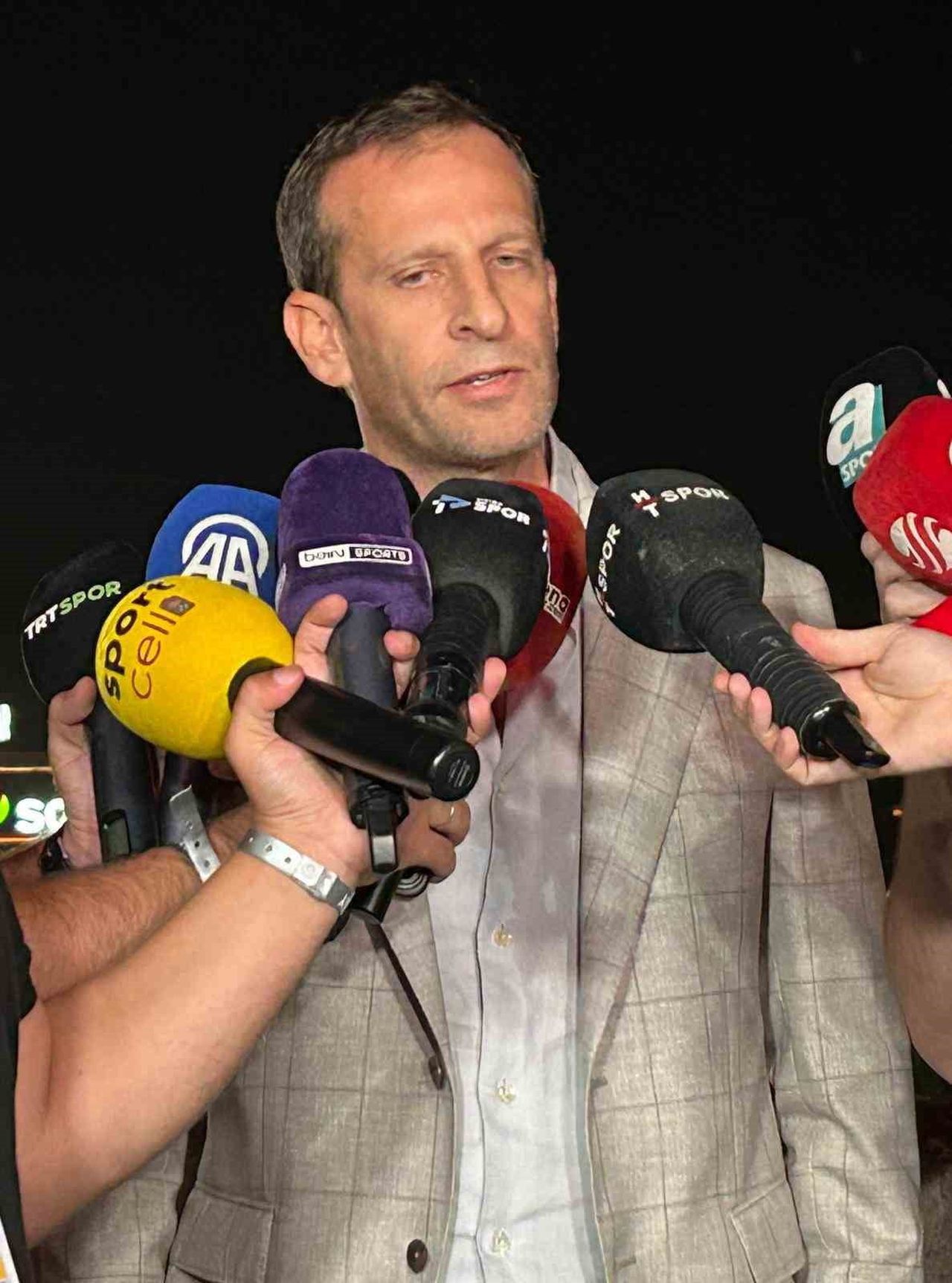 İTALYAN MENAJER GEORGE GARDİ, GALATASARAY’IN YENİ TRANSFERİ RAFAEL LEAO’YA BİRÇOK FARKLI KULÜPTEN...