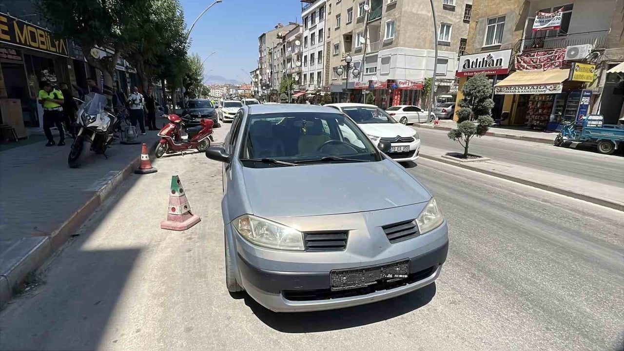 KARAMAN'DA OTOMOBİLİN ELEKTRİKLİ BİSİKLETE ARKADAN ÇARPMASI SONUCU MEYDANA GELEN TRAFİK KAZASINDA...