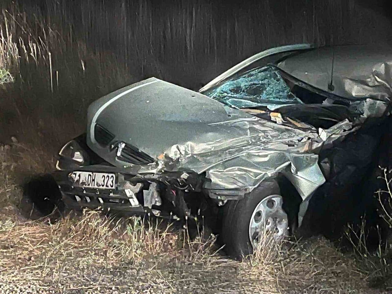 KIRŞEHİR’İN ÇİÇEKDAĞI İLÇESİNDE OTOMOBİLİN TRAKTÖRE ARKADAN ÇARPTIĞI KAZADA OTOMOBİL SÜRÜCÜSÜ...