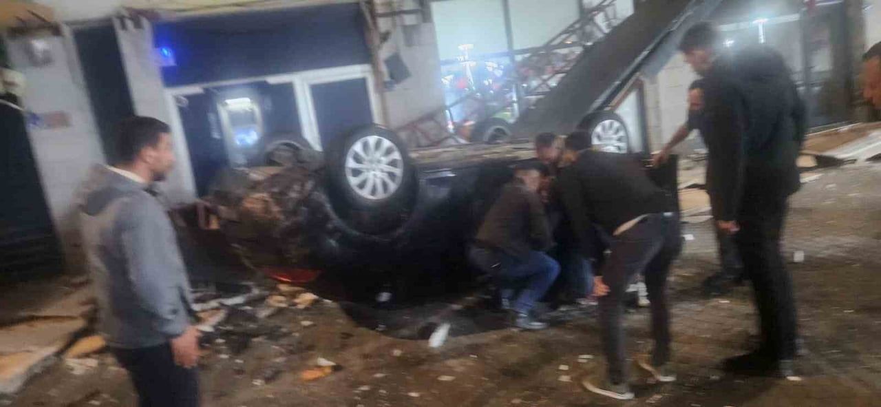 KAYSERİ’NİN İNCESU İLÇESİNDE KONTROLDEN ÇIKAN OTOMOBİL, YAKLAŞIK 50 METRE YÜKSEKLİKTEKİ...