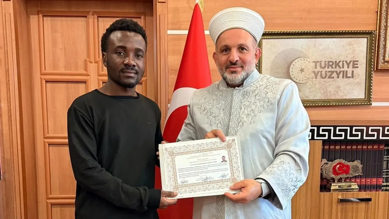 KONGO CUMHURİYETİ’NDEN EĞİTİM AMACIYLA TÜRKİYE’YE GELEN 24 YAŞINDAKİ ÜNİVERSİTE ÖĞRENCİSİ JULES...