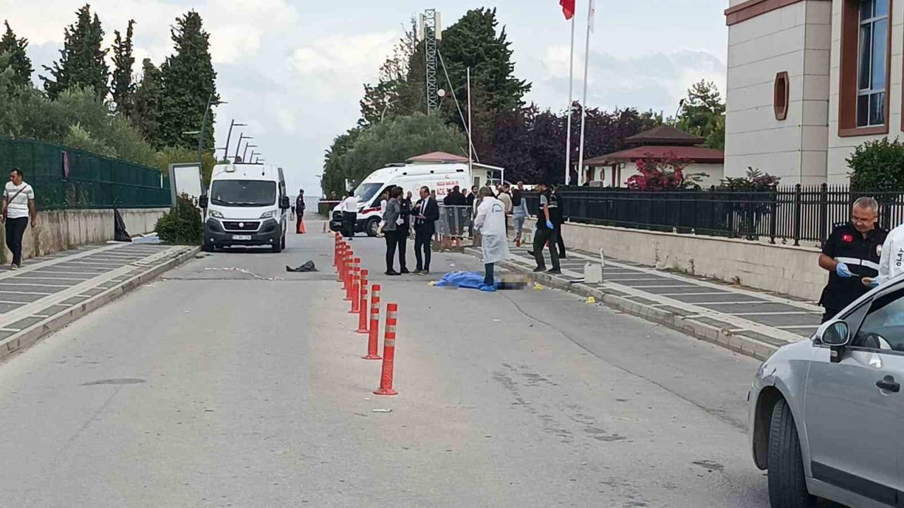 BURSA'DA GÖRÜLEN CİNAYET DAVASI NEDENİYLE TANIK OLARAK İFADE VERMEK ÜZERE GELDİĞİ YALOVA ADLİYESİ...
