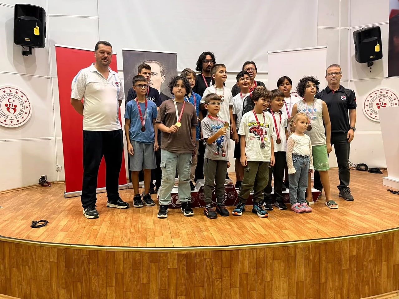 SİNOP’TA İLKÖĞRETİM HAFTASI ETKİNLİKLERİ KAPSAMINDA DÜZENLENEN SATRANÇ TURNUVASINDA ÖĞRENCİLER...