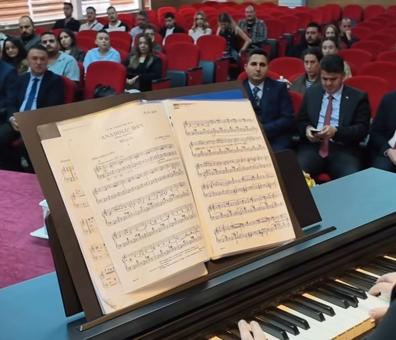 KİLİS VALİSİ KALAYLI, MÜZİK ÖĞRETMENLERİYLE BİR ARAYA GELDİ