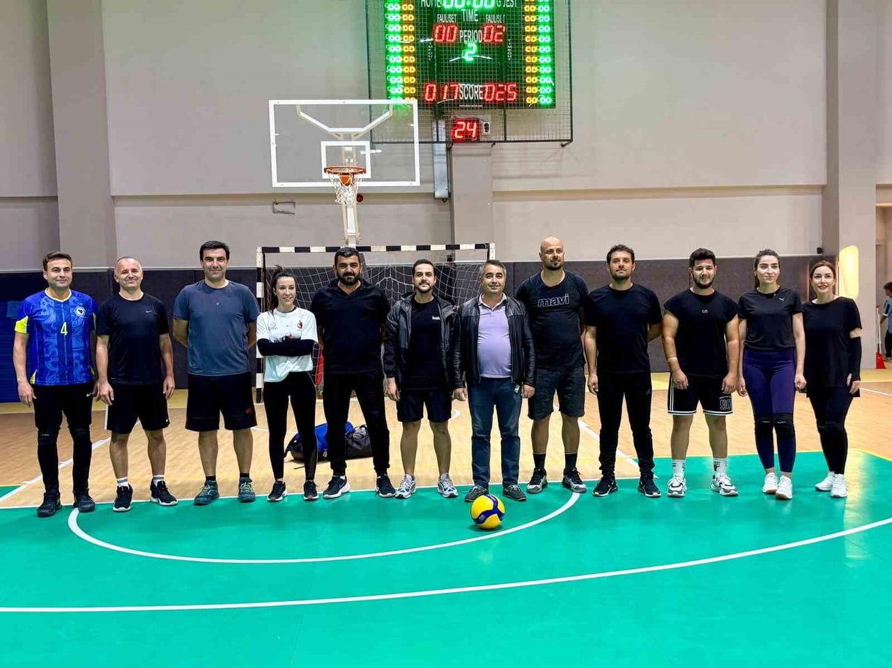 AYDIN’IN KOÇARLI İLÇESİNDE 29 EKİM CUMHURİYET BAYRAMI ETKİNLİKLERİ KAPSAMINDA DÜZENLENEN VOLEYBOL...