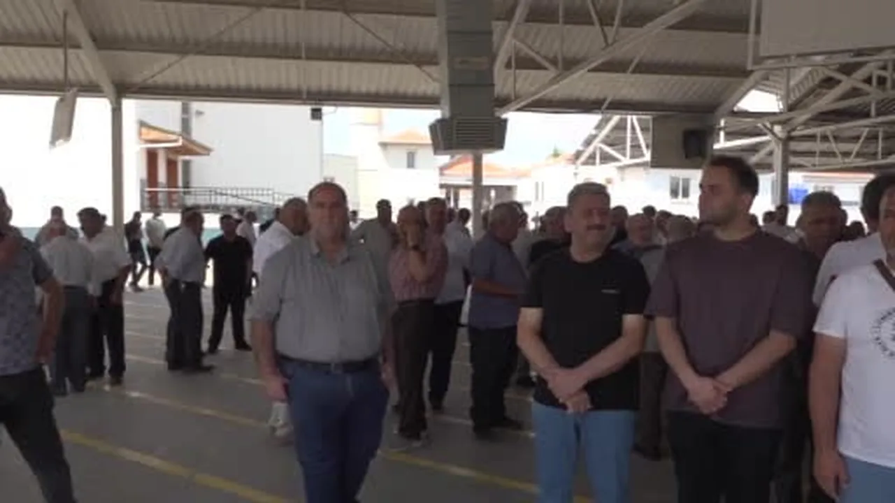 Gemi kazasında hayatını kaybeden Nihat Balyemez son yolculuğuna uğurlanıyor