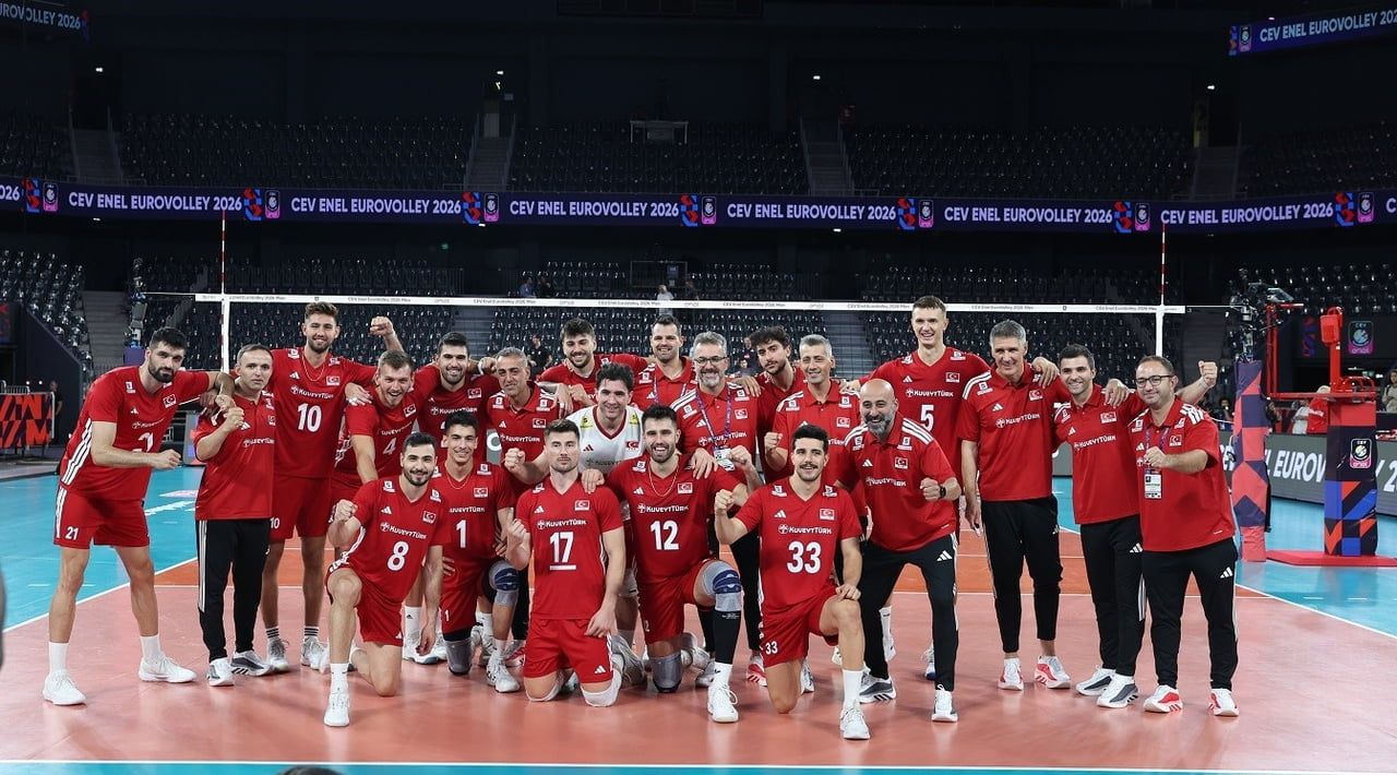 A MİLLİ ERKEK VOLEYBOL TAKIMI, 10-26 EYLÜL 2027 TARİHLERİ ARASINDA POLONYA'NIN EV SAHİPLİĞİNDE...