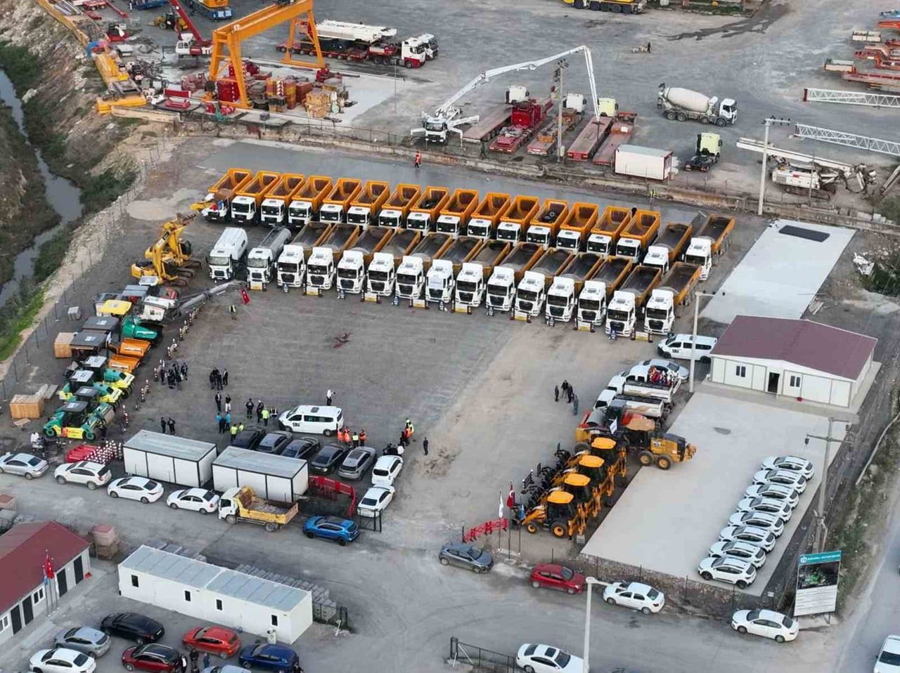 KOCAELİ BÜYÜKŞEHİR BELEDİYESİ TARAFINDAN GEBZE, DARICA, ÇAYIROVA VE DİLOVASI İLÇELERİNDE YOL...