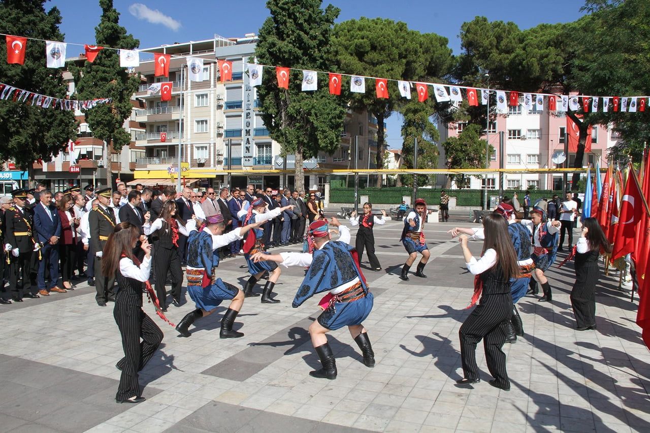 MANİSA’NIN KULA, DEMİRCİ VE ALAŞEHİR İLÇELERİNDE 30 AĞUSTOS ZAFER BAYRAMI’NIN 104. YILI DÜZENLENEN...