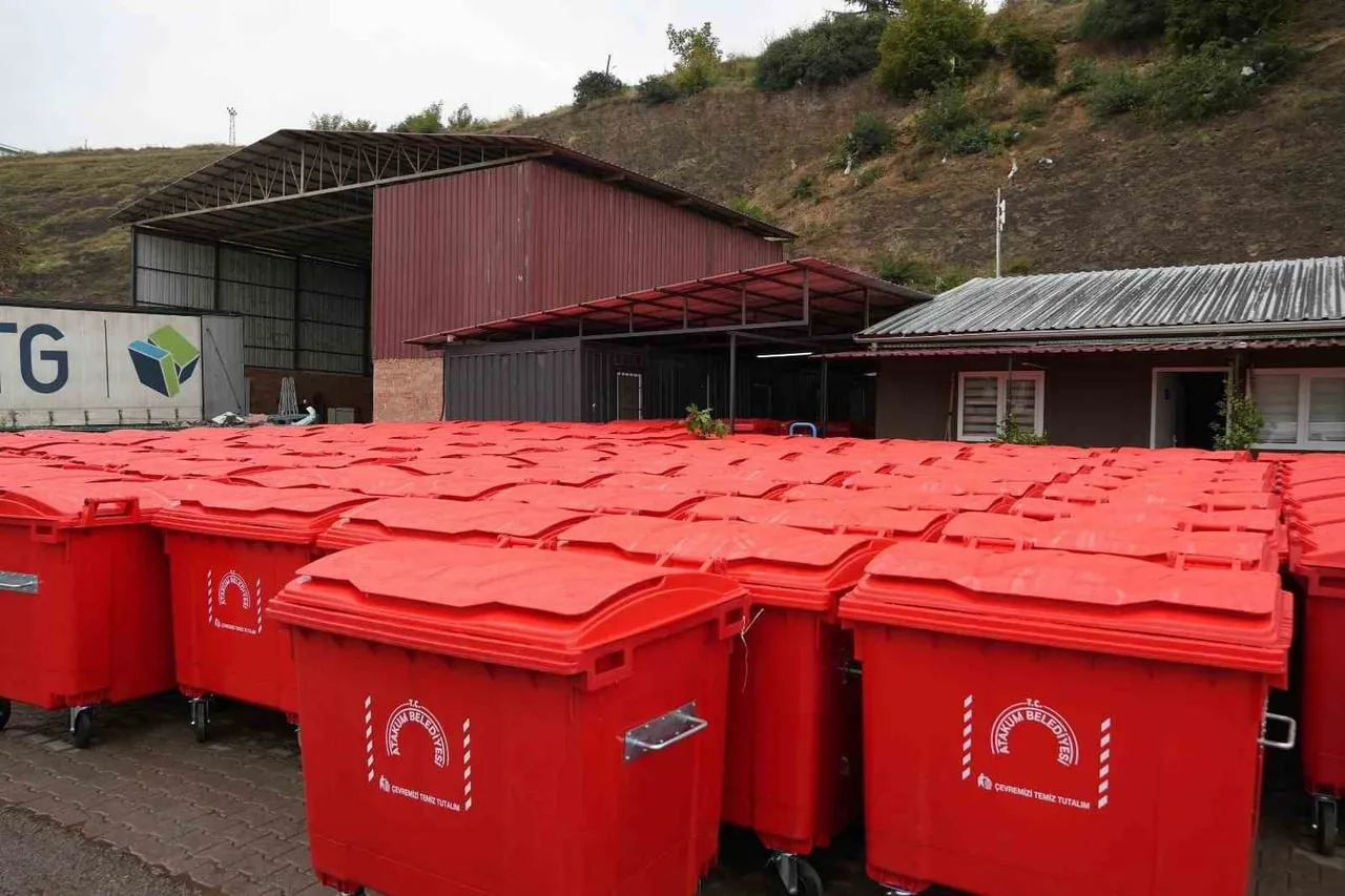 ATAKUM BELEDİYESİ, KENT GENELİNDE TEMİZLİK ÇALIŞMALARININ DAHA ETKİN YÜRÜTÜLMESİ AMACIYLA 400 YENİ...