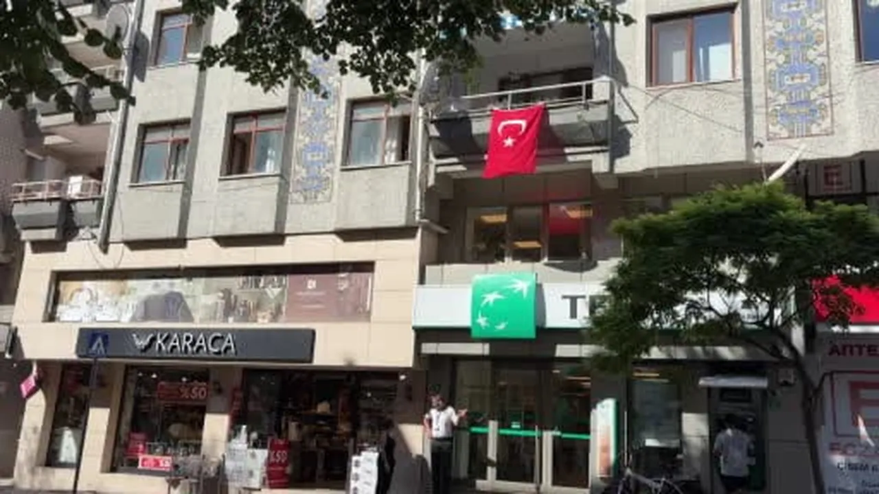 2. kattaki evinin balkonundan düşen görme engelli adam hayatını kaybetti