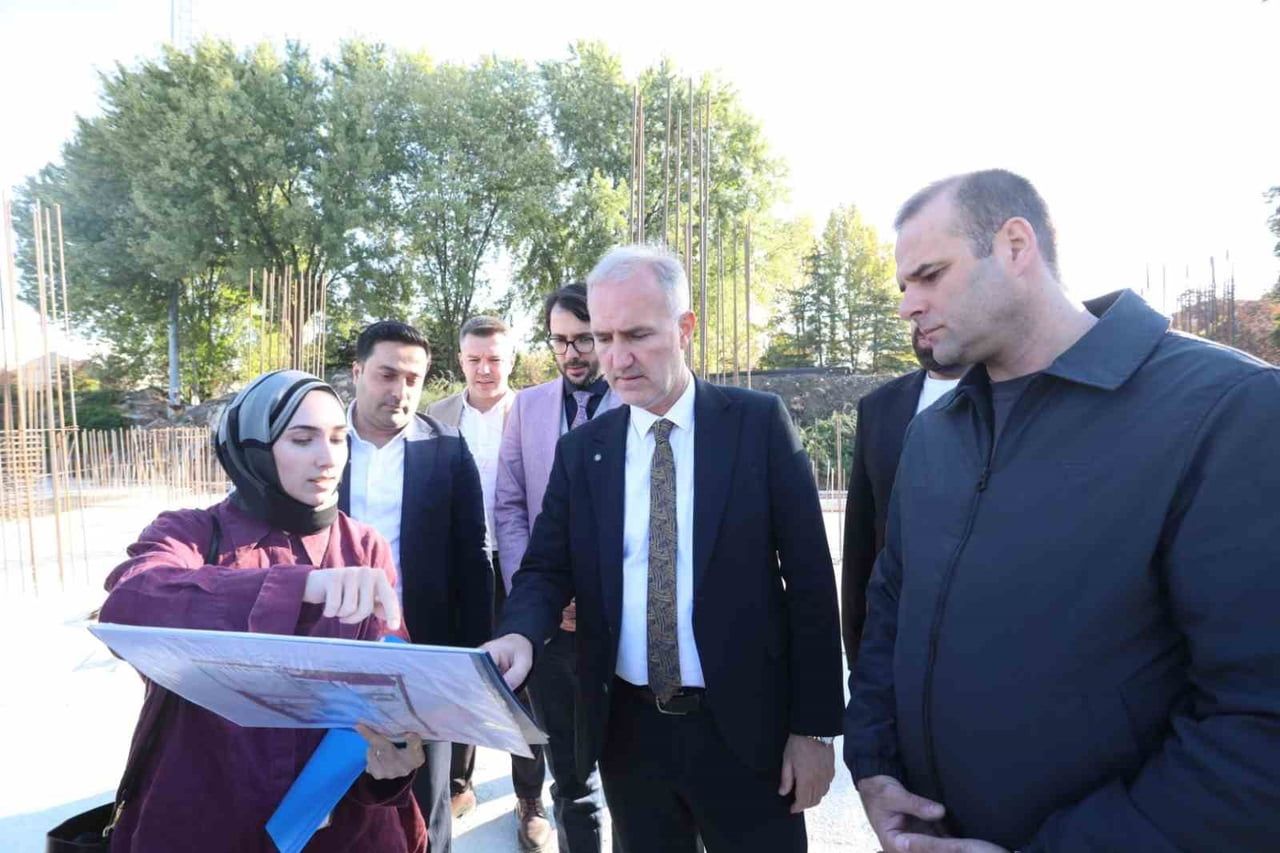 İNEGÖL BELEDİYESİ’NİN HAYATA GEÇİRDİĞİ BOTANİK NİKAH VE ETKİNLİK SALONLARI PROJESİNDE AĞUSTOS...