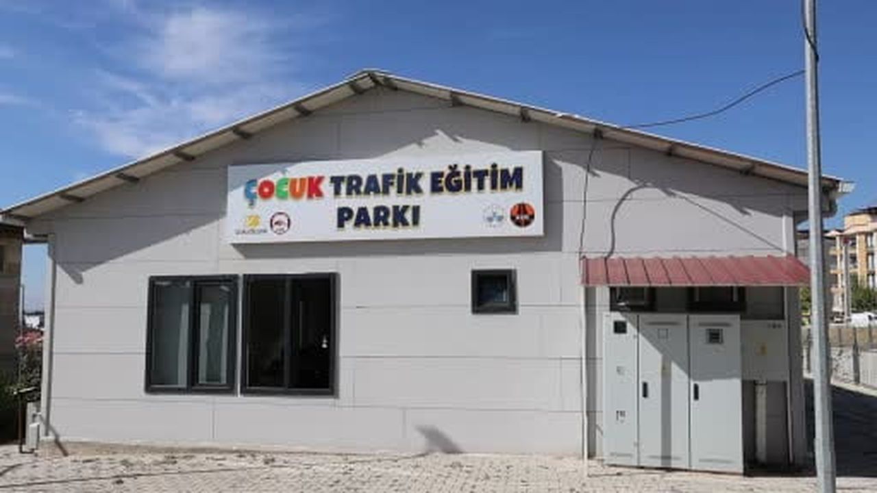 Minik sürücüler trafik kurallarını eğlenerek öğrendi
