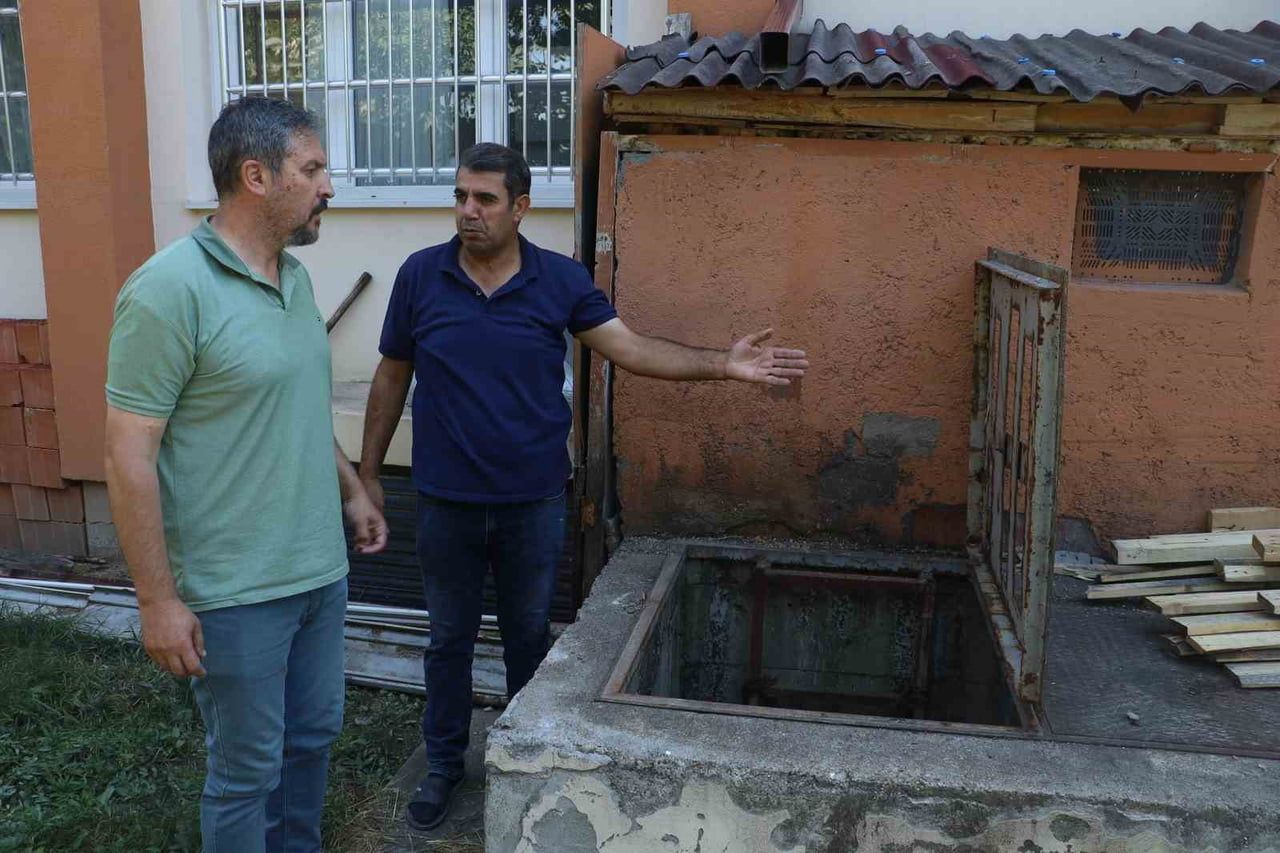 SİVAS'TA NAMAZ KILMAK İÇİN OKULDA KALAN TEMİZLİK GÖREVLİSİ, DUYDUĞU SES ÜZERİNE 5 METRELİK KUYUYA...