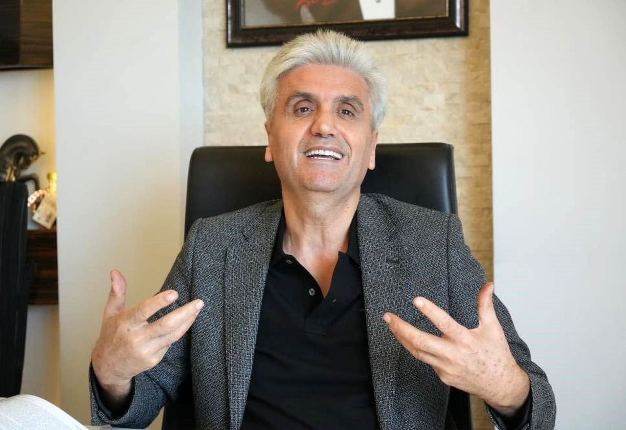 PLASTİK REKONSTRÜKTİF VE ESTETİK CERRAHİ UZMANI PROF. DR. HAYATİ AKBAŞ