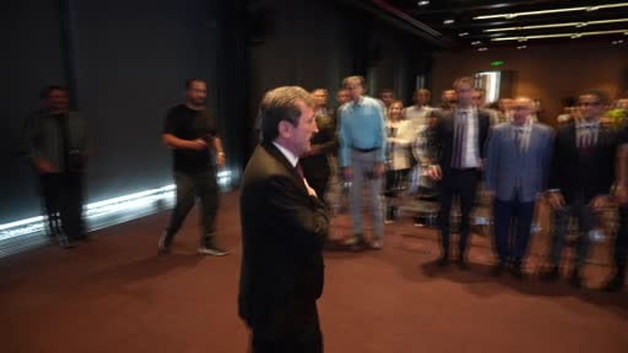 Bağımlılıkla mücadelede medyanın rolü Samsun'da masaya yatırıldı