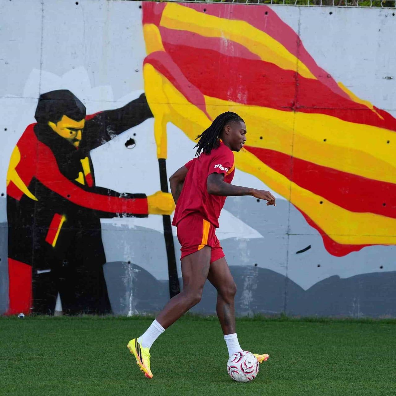 YENİ TRANSFER RAFAEL LEAO DA İLK ANTRENMANINA ÇIKTI.