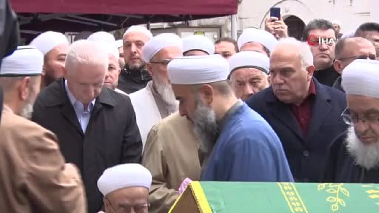 Fatih’te elektriğe kapılarak ölen 14 yaşındaki genç hafız son yolculuğuna uğurlandı