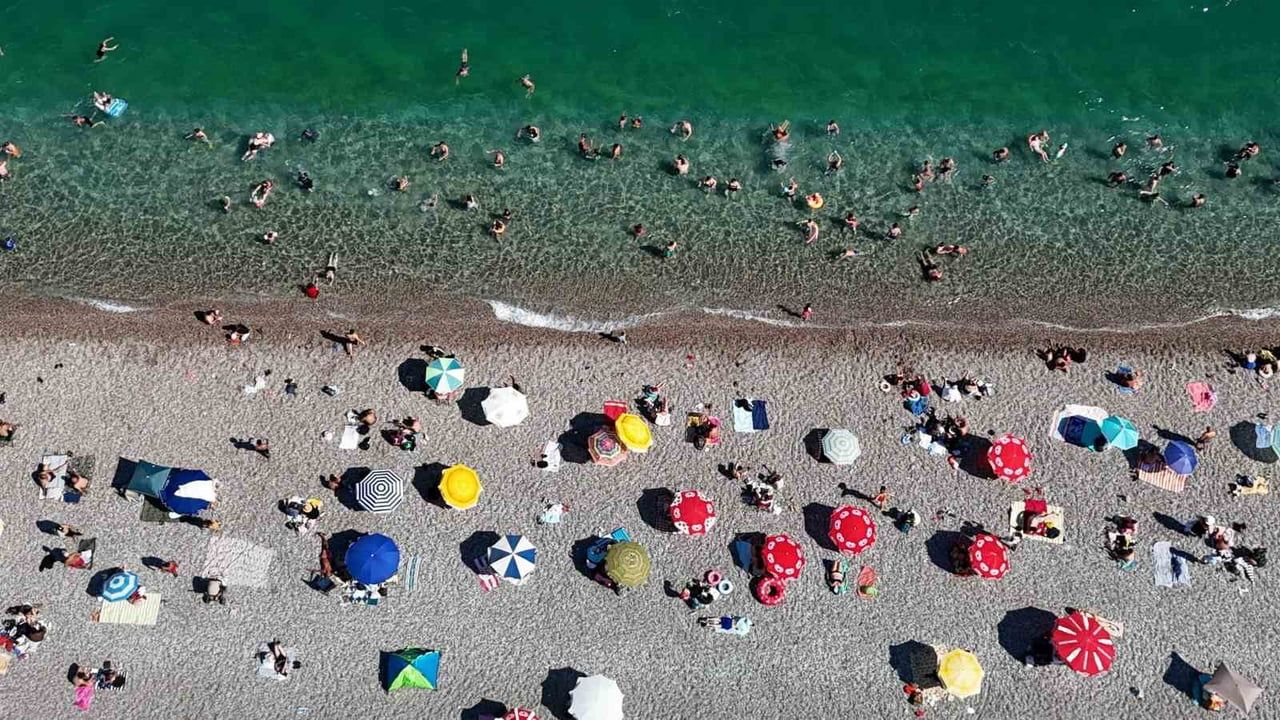 ANTALYA’YA YILIN 8 AYLIK DÖNEMİNDE 11 MİLYON 23 BİN 586 YABANCI TURİST GELDİ. GEÇEN YILIN AYNI...